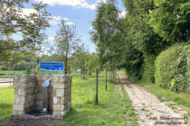 Oberrhein: Trinkbrunnen am Wanderweg - Foto: Stefan Frerichs / RheinWanderer.de