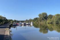 Main: Uferweg am Floßhafen in Aschaffenburg - Foto: Stefan Frerichs / RheinWanderer.de