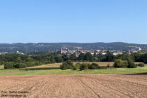 Main: Blick vom Bischbergweg auf Aschaffenburg - Foto: Stefan Frerichs / RheinWanderer.de