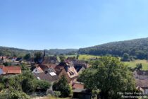 Main: Blick auf den Ortskern von Hofstetten - Foto: Stefan Frerichs / RheinWanderer.de