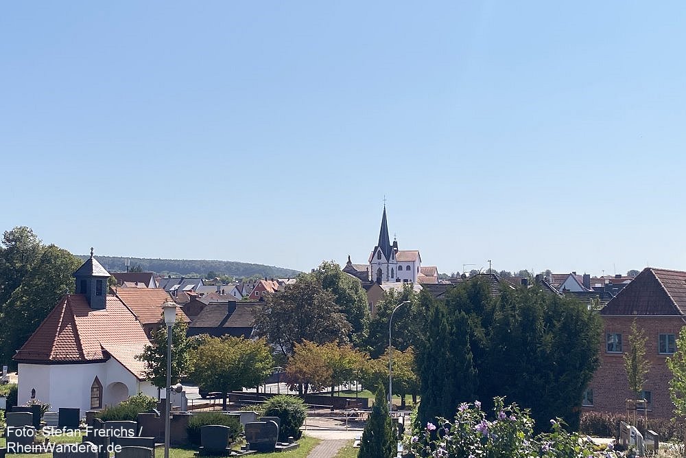 Main: Blick auf Sulzbach am Main - Foto: Stefan Frerichs / RheinWanderer.de