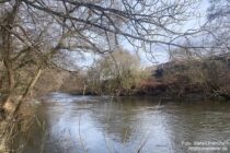 Nahe: Blick vom Naheufer bei Nahbollenbach flussabwärts - Foto Stefan Frerichs / RheinWanderer.de