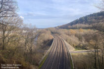 Nahe: Blick vom Ostportal auf die Nahetalbahn - Foto Stefan Frerichs / RheinWanderer.de