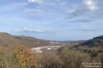 Nahe: Blick vom Altenberg naheabwärts auf Nahbollenbach - Foto: Stefan Frerichs / RheinWanderer.de